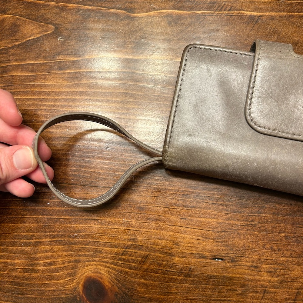 Gray Leather Wallet with Geometric Pattern - image 8